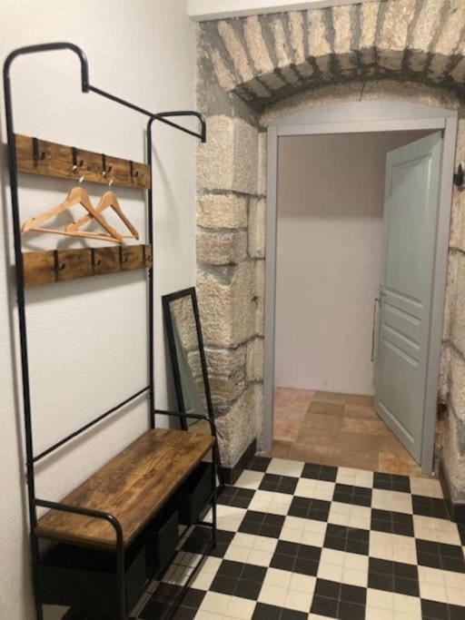 Appartement Salins-les Bains : A L'ombre De La Tour Carrée *
